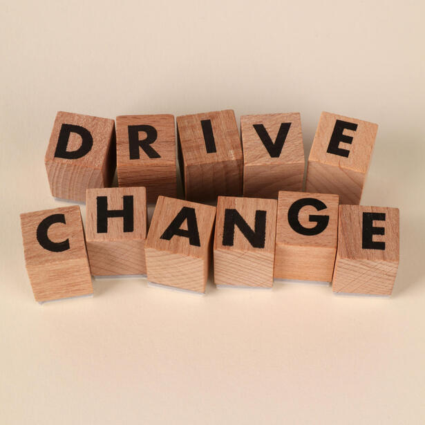 Building campaigns and training communication teams